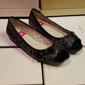 Naturalizer Open-Toe Patent Leather Bow Flats NWOB